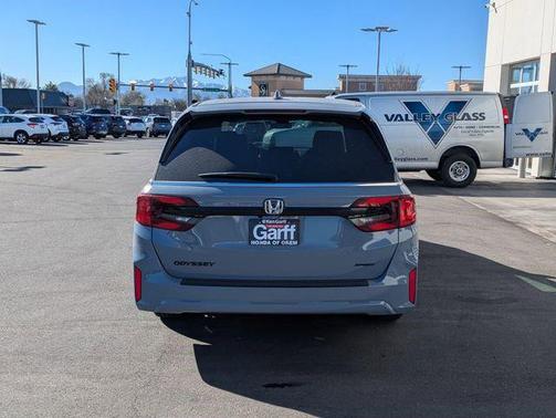 Sonic Gray Pearl 2026 Honda Odyssey Sport-L