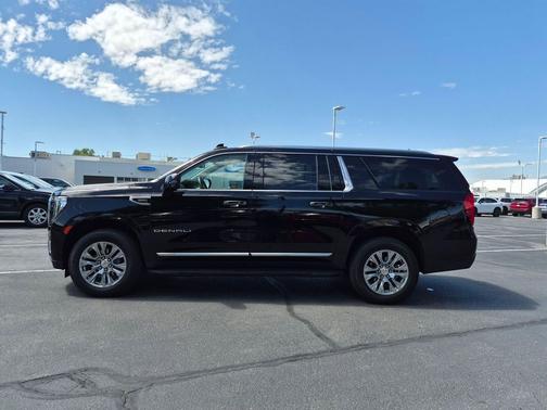 Onyx Black 2023 GMC Yukon XL Denali