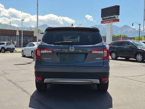 Modern Steel Metallic 2022 Honda Pilot AWD EX-L