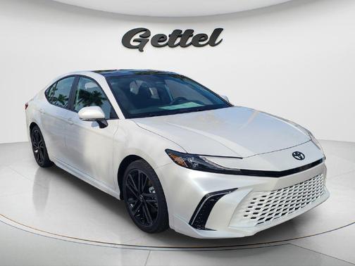 Wind Chill Pearl 2026 Toyota Camry XSE