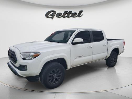 White 2022 Toyota Tacoma SR5