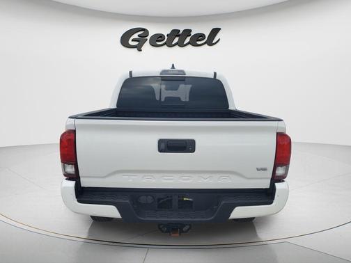 White 2022 Toyota Tacoma SR5