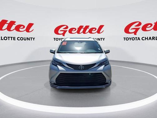 2022 Toyota Sienna XLE 8 Passenger