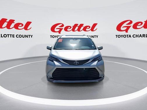 2022 Toyota Sienna XLE 8 Passenger