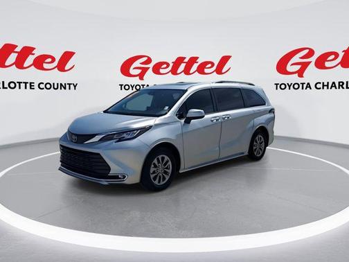 2022 Toyota Sienna XLE 8 Passenger