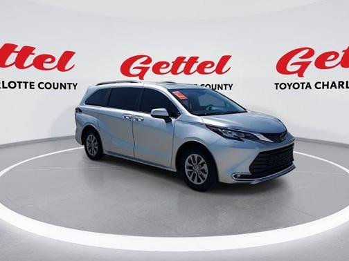 2022 Toyota Sienna XLE 8 Passenger