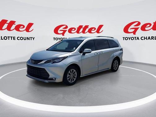 2022 Toyota Sienna XLE 8 Passenger