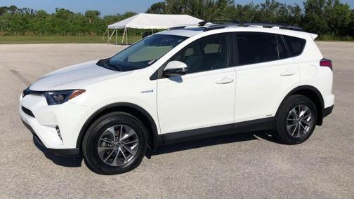 2017 Toyota RAV4 Hybrid XLE