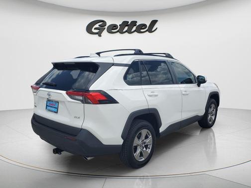 Ice Cap 2023 Toyota RAV4 XLE