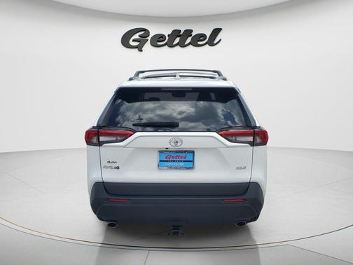 Ice Cap 2023 Toyota RAV4 XLE