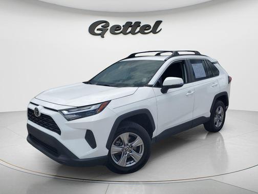 Ice Cap 2023 Toyota RAV4 XLE