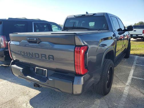 2022 Toyota Tundra SR5