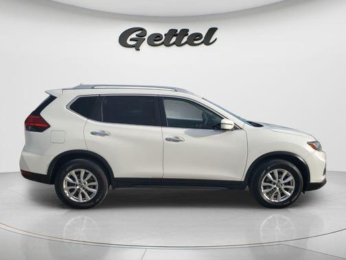 Glacier White 2017 Nissan Rogue SV