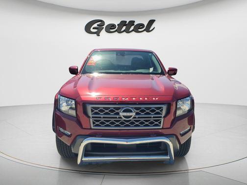 Cardinal Red Metallic Tricoat 2024 Nissan Frontier SV