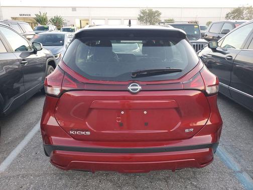 2023 Nissan Kicks SR