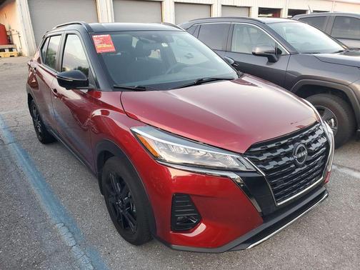 2023 Nissan Kicks SR