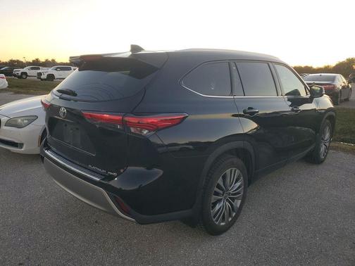 2021 Toyota Highlander Platinum