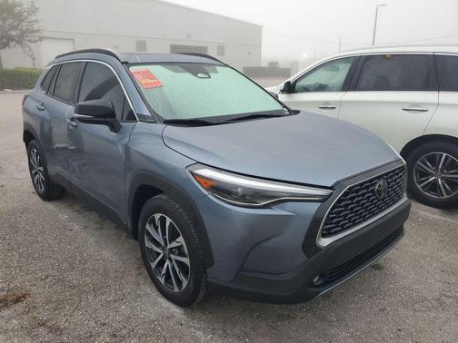 2025 Toyota Corolla Cross XLE