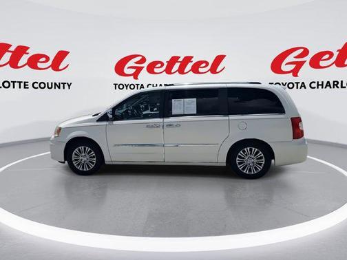 2011 Chrysler Town & Country Limited