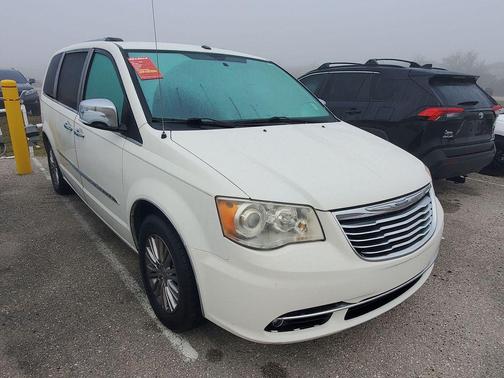 2011 Chrysler Town & Country Limited