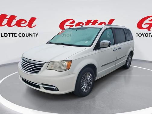 2011 Chrysler Town & Country Limited