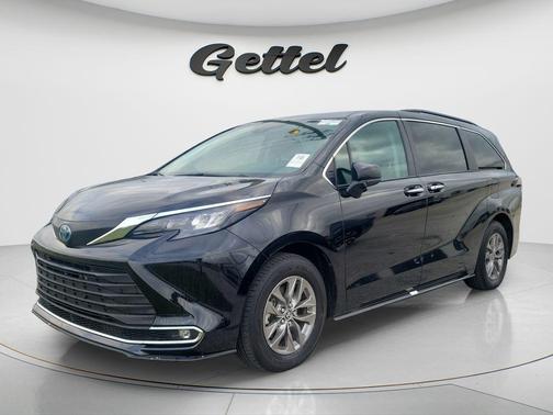 2024 Toyota Sienna XLE