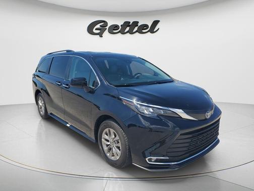 2024 Toyota Sienna XLE