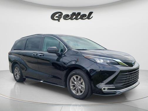 2024 Toyota Sienna XLE