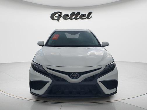 Ice Cap 2023 Toyota Camry SE