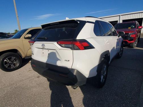 2023 Toyota RAV4 XLE