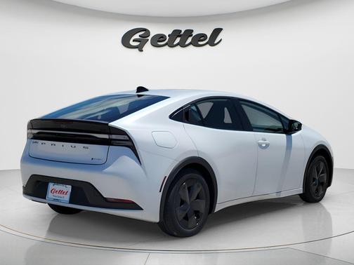 Wind Chill Pearl 2026 Toyota Prius Plug-In Hybrid SE