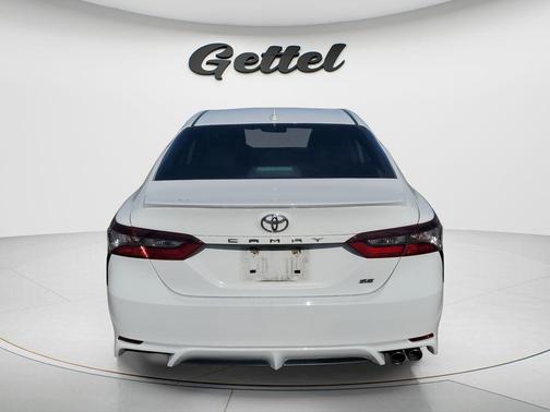 Ice Cap 2023 Toyota Camry SE