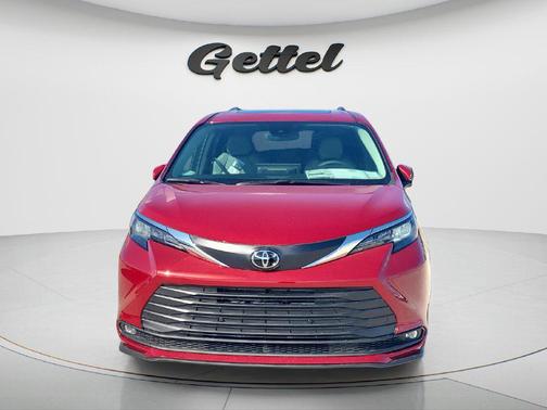 Ruby Flare Pearl 2026 Toyota Sienna XLE