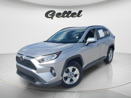 Silver Sky Metallic 2019 Toyota RAV4 XLE