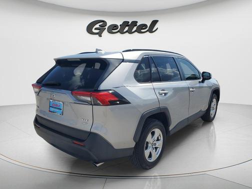 Silver Sky Metallic 2019 Toyota RAV4 XLE