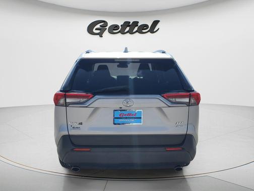 Silver Sky Metallic 2019 Toyota RAV4 XLE