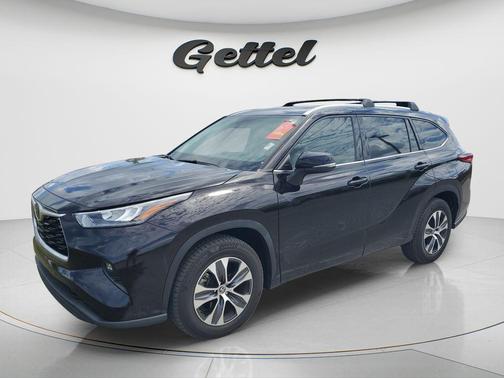 Opulent Amber 2020 Toyota Highlander XLE
