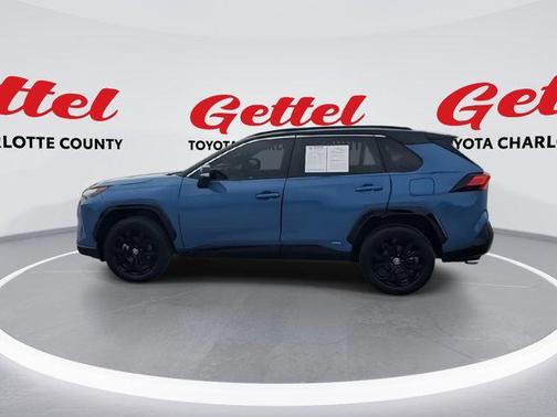 2022 Toyota RAV4 Hybrid SE