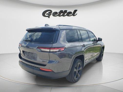 Baltic Gray Metallic Clearcoat 2024 Jeep Grand Cherokee L Altitude