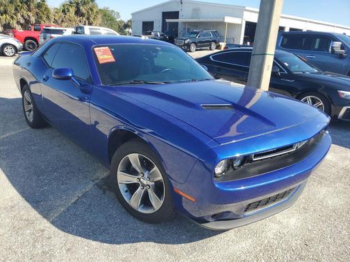 2021 Dodge Challenger SXT