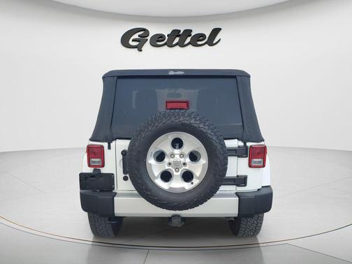 Bright White Clearcoat 2015 Jeep Wrangler Sahara