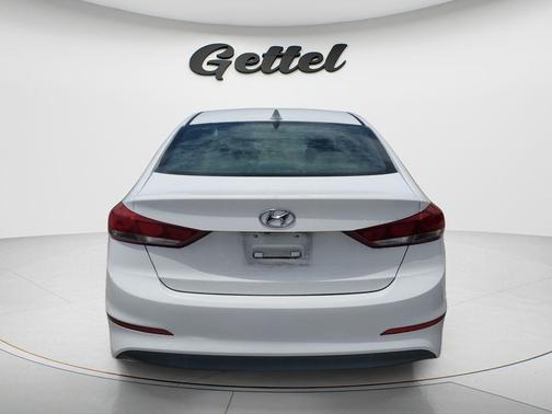 Quartz White Pearl 2017 Hyundai ELANTRA SE