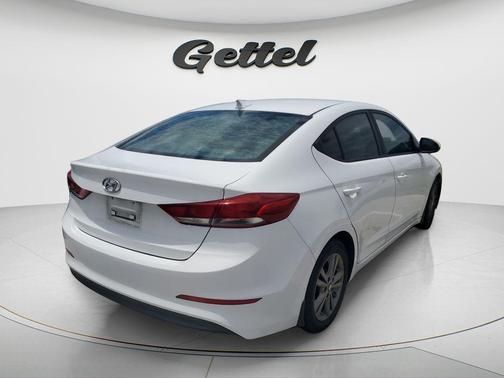 Quartz White Pearl 2017 Hyundai ELANTRA SE