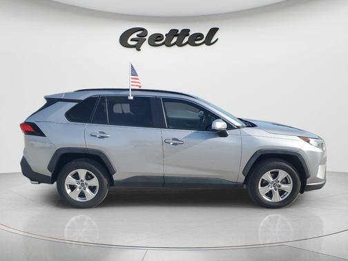 Silver Sky Metallic 2019 Toyota RAV4 XLE