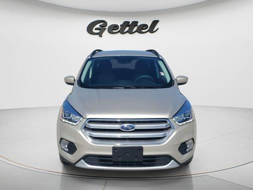 WHITE GOLD METALLIC 2017 Ford Escape SE