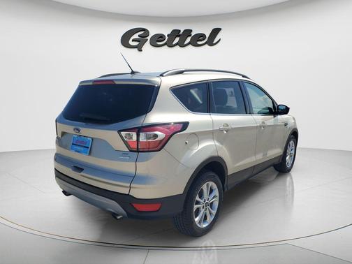 WHITE GOLD METALLIC 2017 Ford Escape SE