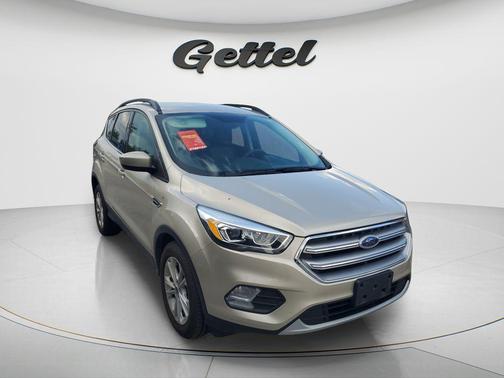 WHITE GOLD METALLIC 2017 Ford Escape SE