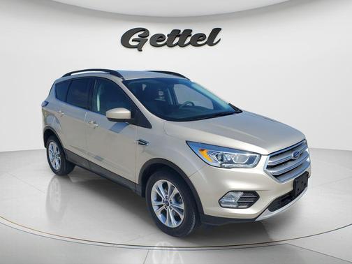 WHITE GOLD METALLIC 2017 Ford Escape SE