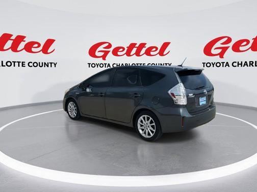 2014 Toyota Prius v Five