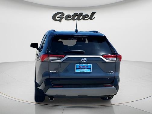 2021 Toyota RAV4 Hybrid SE